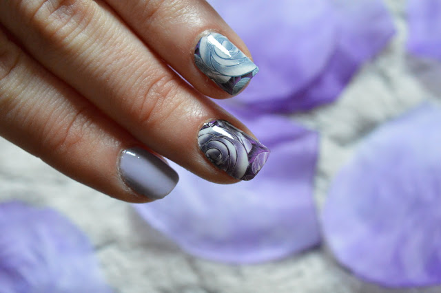 On my Nails : Flower Power
