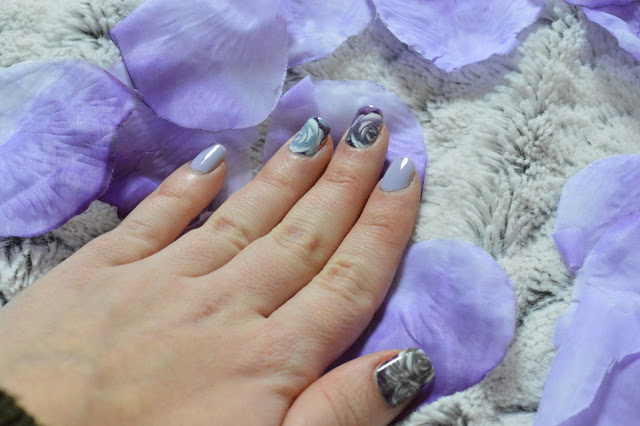 On my Nails : Flower Power